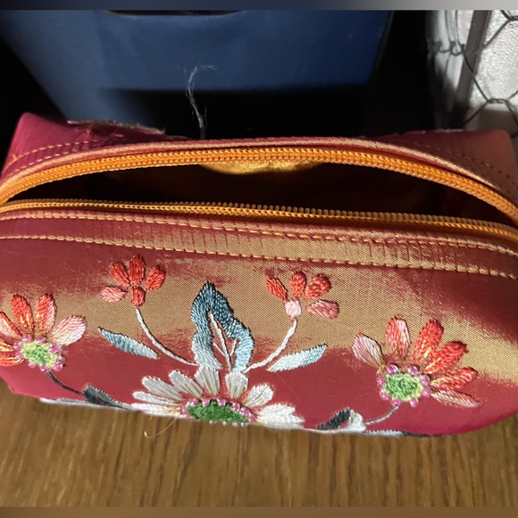 Floral Hand clutch - Picture 4 of 4